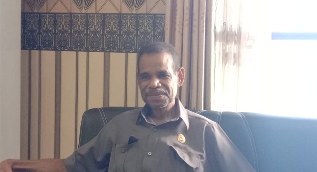 Wakil Ketua DPRD Manokwari, Bons Rumbruren Wakil Ketua DPRD Manokwari, Bons Rumbruren.