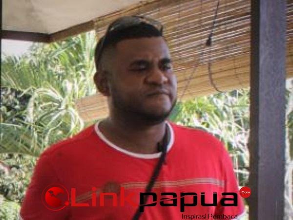 Ketua Umum PMK2 (Petrus Kasihiw–Matret Kokop), Leonardo Asmorom Ketua Umum PMK2 (Petrus Kasihiw–Matret Kokop), Leonardo Asmorom