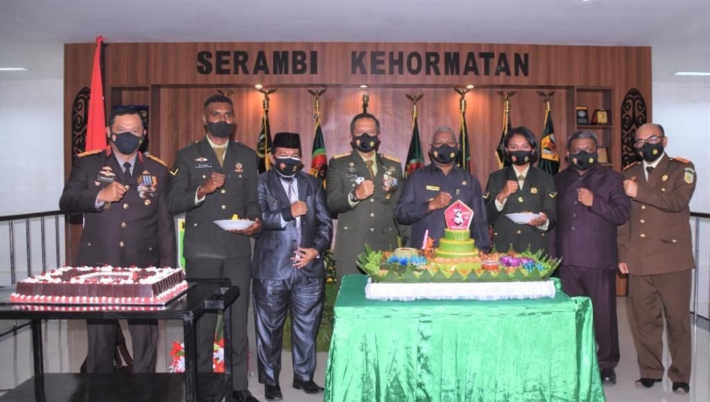 HUT TNI