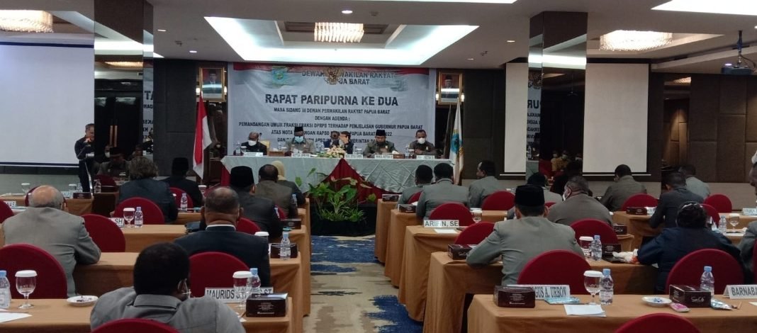 rapat paripurna Papua Barat