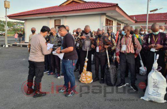 polda papua barat terima
