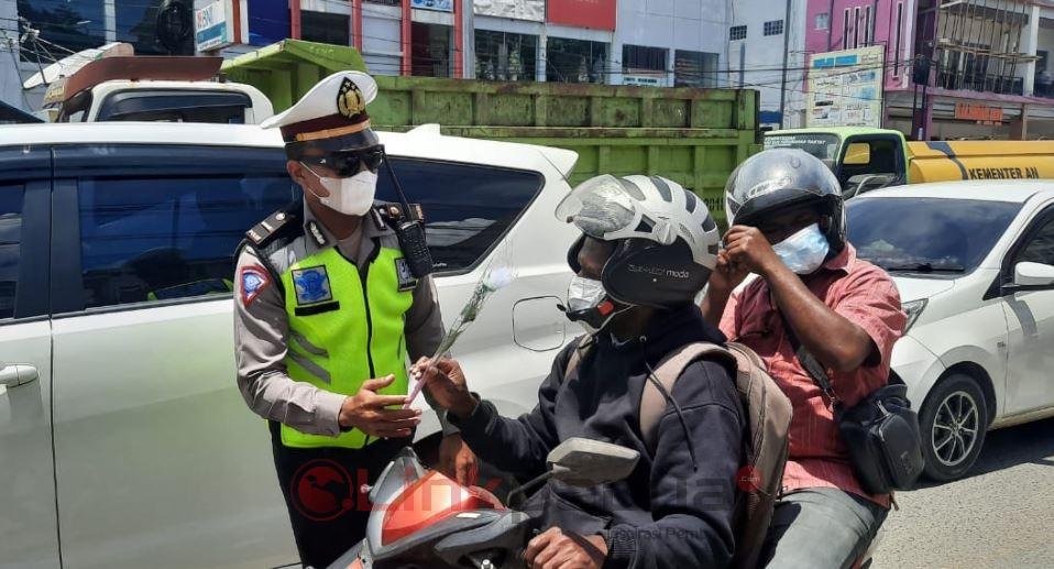 polisi bagi bunga