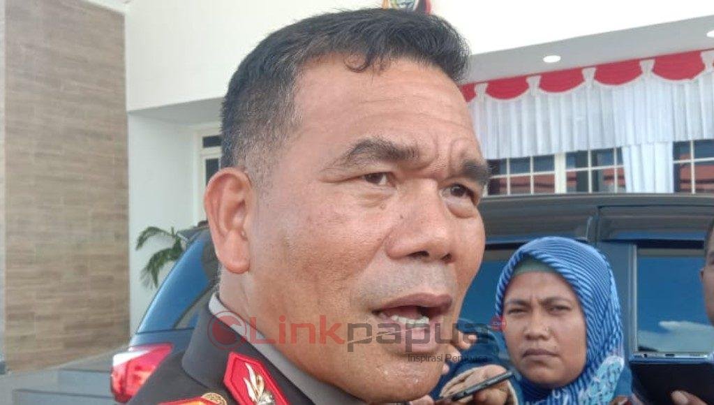 kapolda papua barat daniel monang silitonga