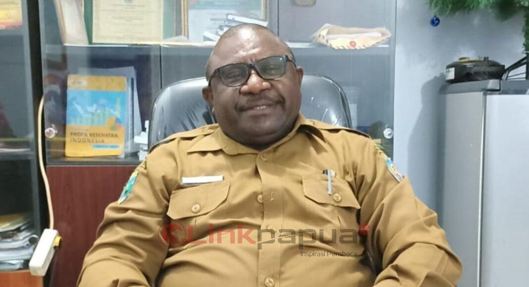 kepala dinas kesehatan bintuni Franky Mobilala