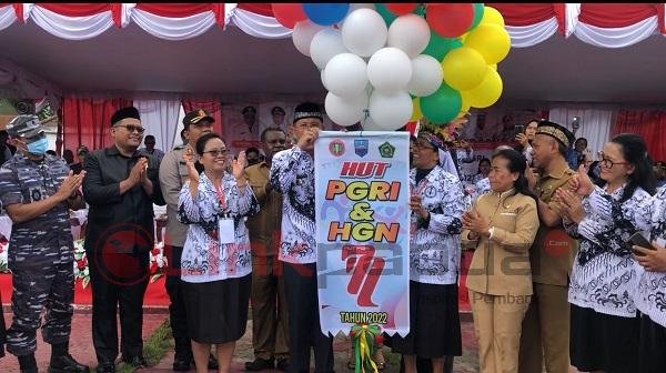 wabup manokwari hut pgri