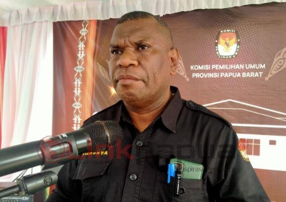 ketua kpu papua barat paskalis