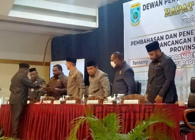 sidang dpr papua barat