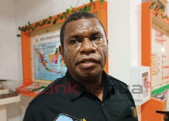ketua kpu papua barat paskalis