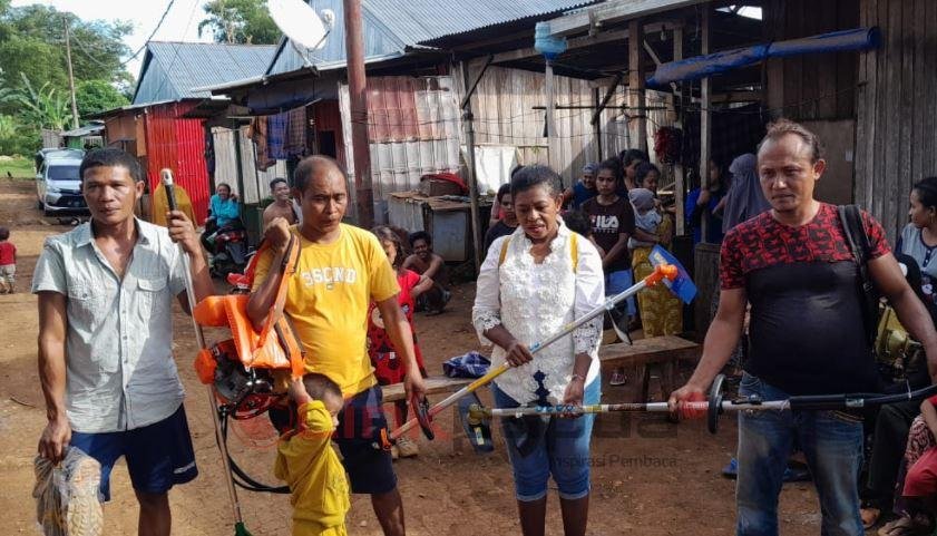 bantuan mesin rumput