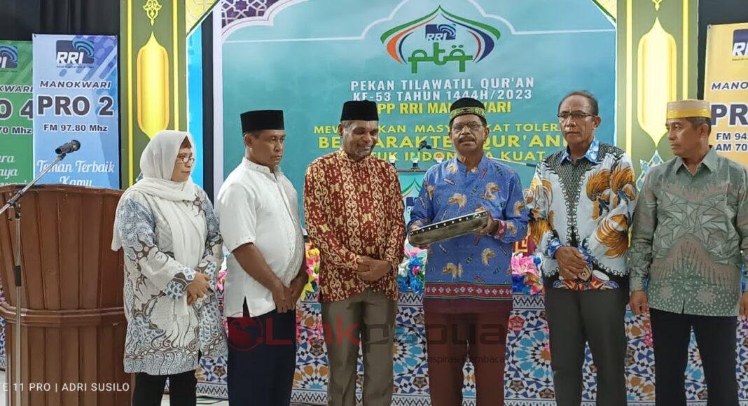 0DBC7345-CE70-449D-BB36-E3C0FC169175