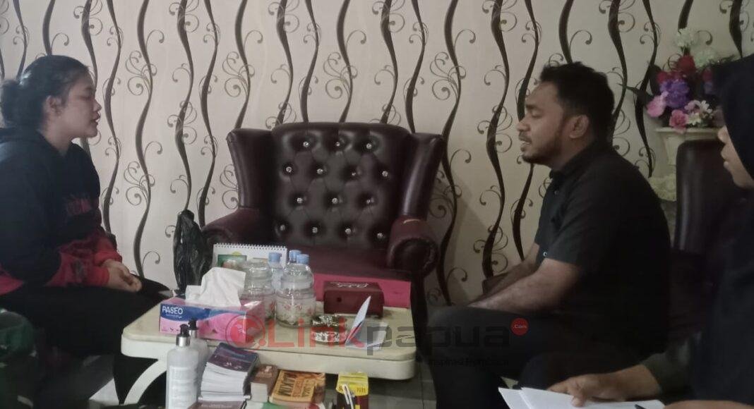 0FEAB9ED-CF84-41B3-9D30-30AD127D0182