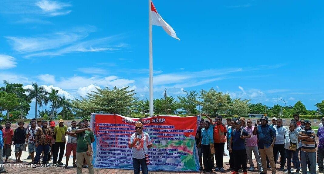 4FFCE7B9-AC57-4510-A8F9-62873F4DA19C