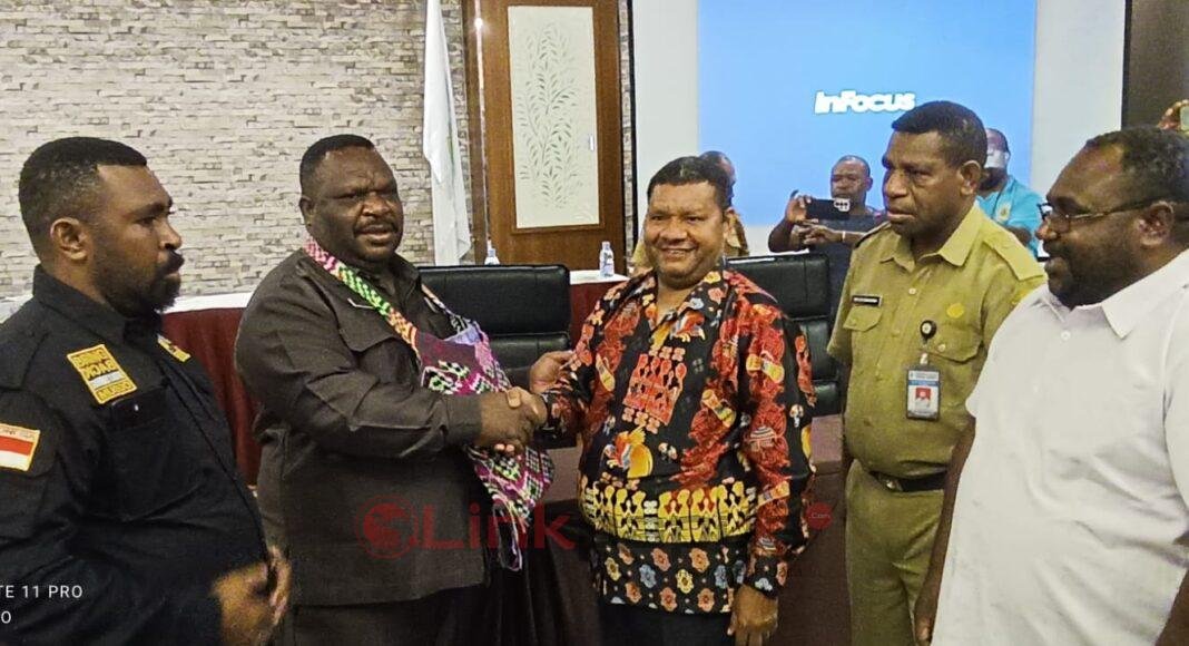 ABE7EFB8-C1A1-4071-80EC-806C90930639