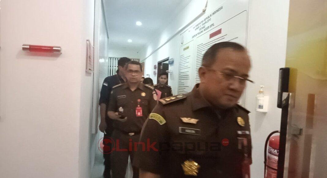 C463AF5B-0630-4970-A0A3-20143F58512B