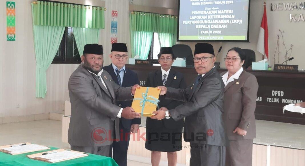 CAFBAFB0-8BD8-4A4C-A3A4-1F4643C2EC3C