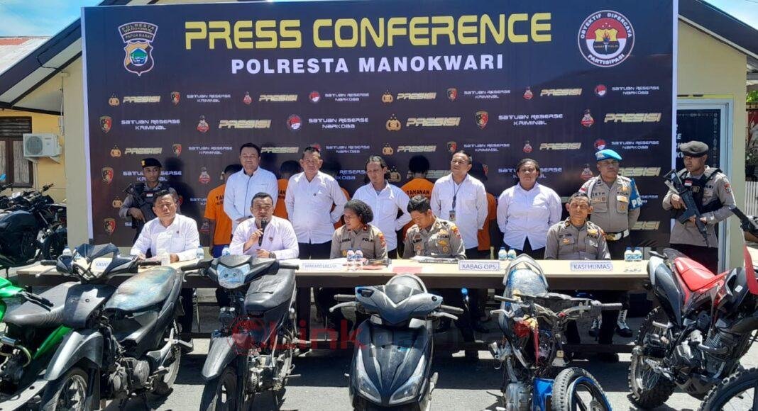 50F96A71-AD17-47AF-A9AB-B39F3067C0A2