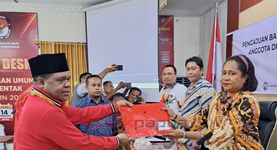 56946277-E64D-4461-8A2B-8C788AE688C0