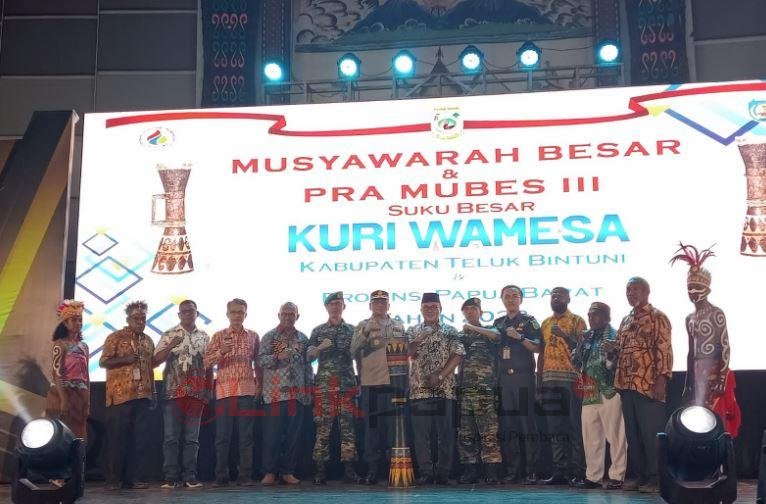 bintuni bangun daerah