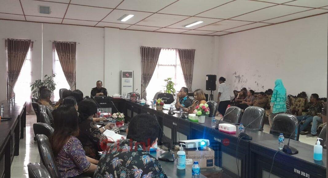 Rapat dengar pendapat DPRD dengan Dinas Pendidikan dan Kebudayaan Kabupaten Manokwari Rapat dengar pendapat DPRD dengan Dinas Pendidikan dan Kebudayaan Kabupaten Manokwari