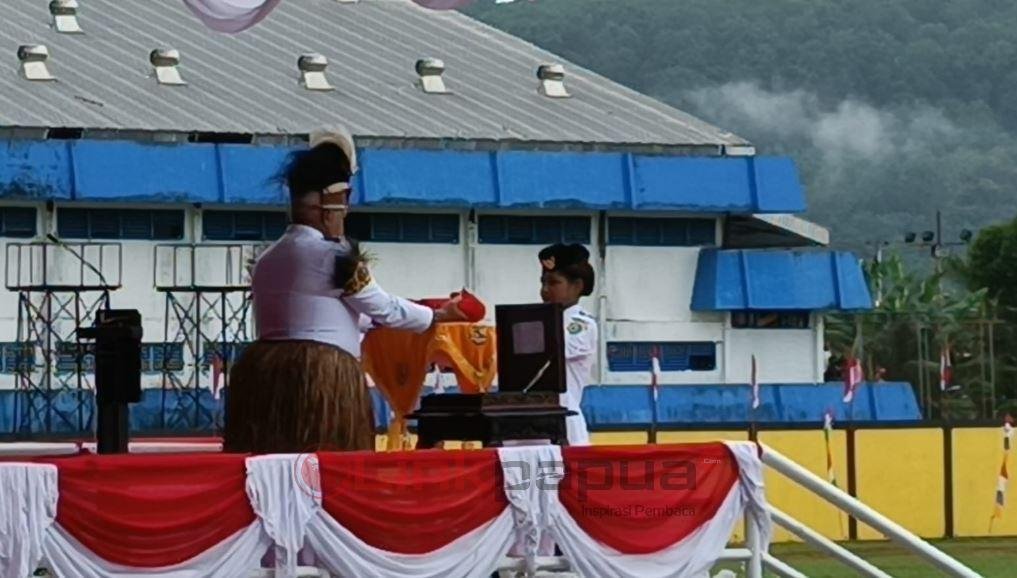 hut merdeka papua barat