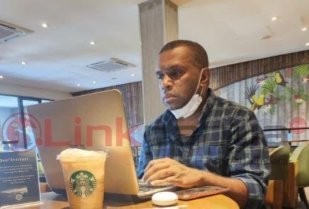 teluk bintuni putra daerah