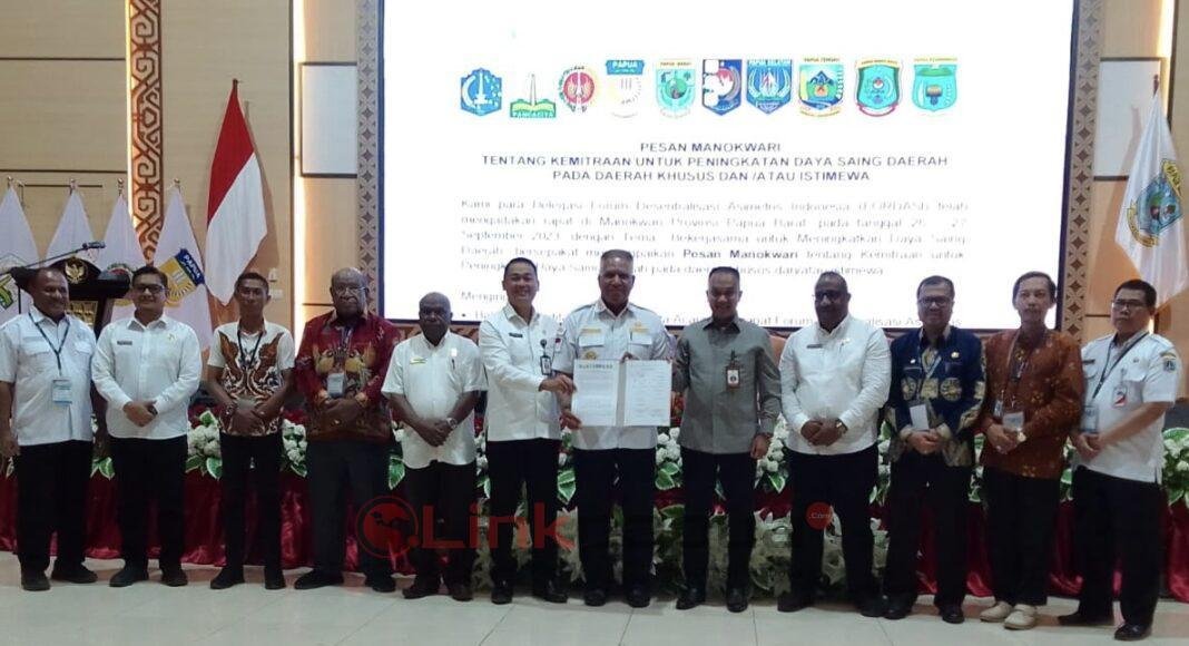 658967AC-7AD4-4D9F-B5EE-F40816562F03