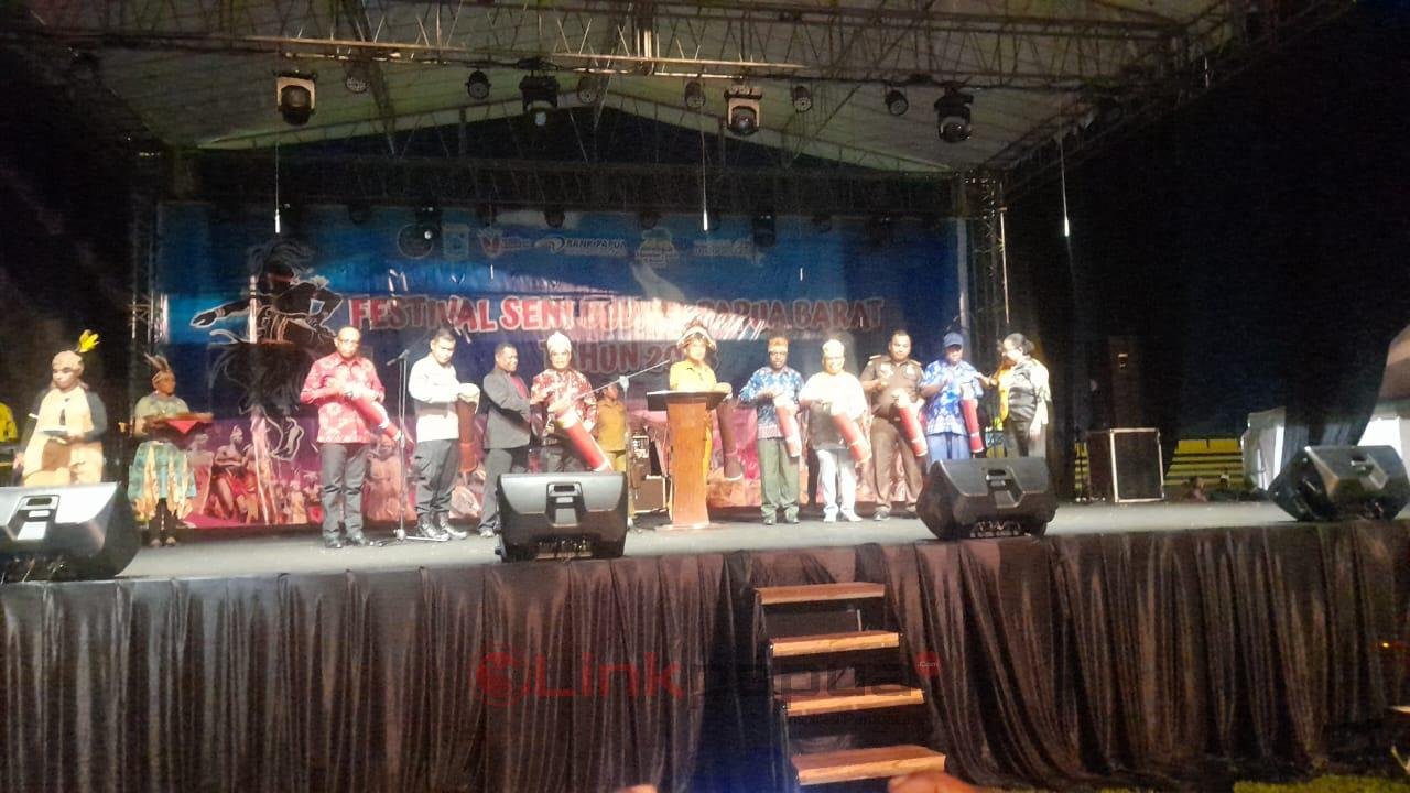 5248B506-36AB-470C-AD80-7C2EC8FEA2B7