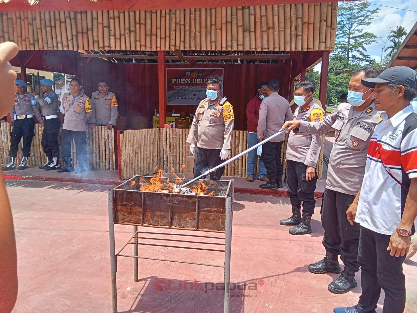 5953D9A7-5AA8-4345-B5C7-FF1C8E8F506F