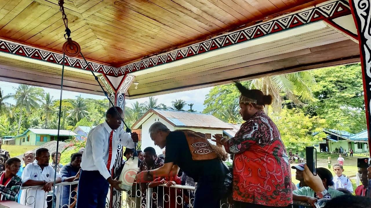 1821D08B-0AA0-4812-BB2C-835607C1217E