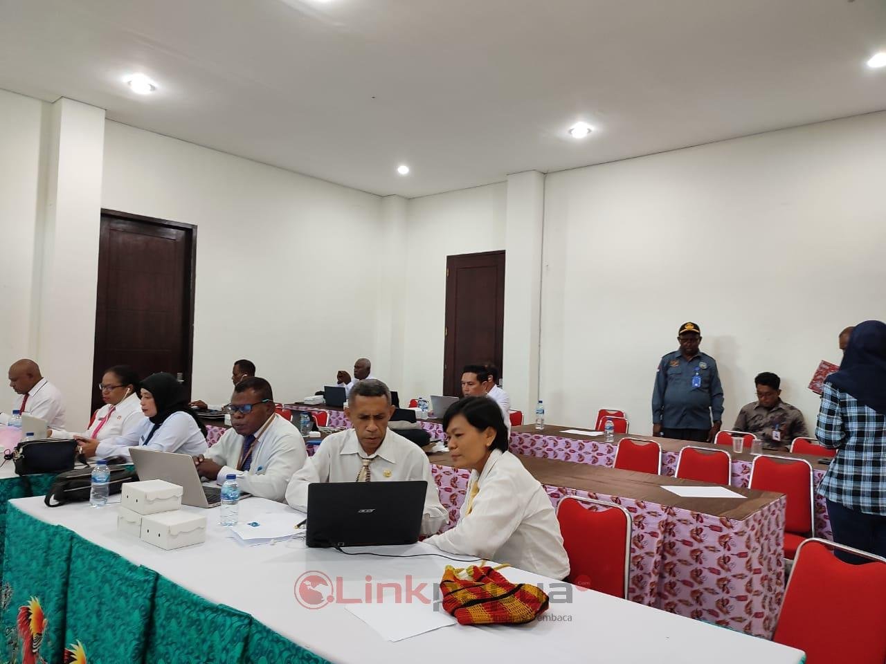 FF668F47-F891-4947-9FBF-F3FAA831936B