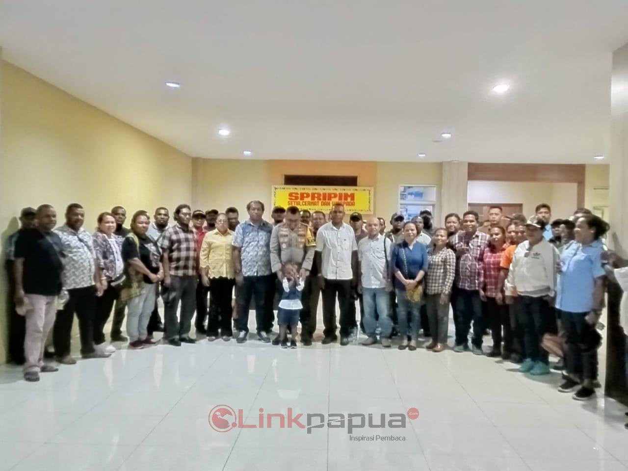 53AC38CD-65BA-4085-9795-1B68E61B63BC