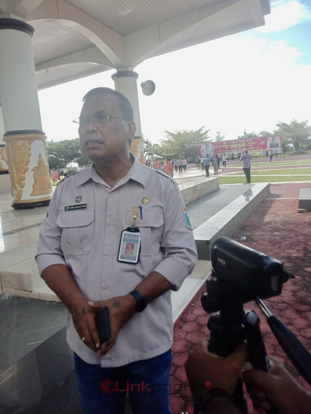 4D1A8EAA-FCB8-4D40-B9BA-10383F4B7D16