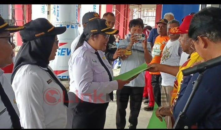 2A8F382A-2B75-4727-9178-5B7E0339A31A