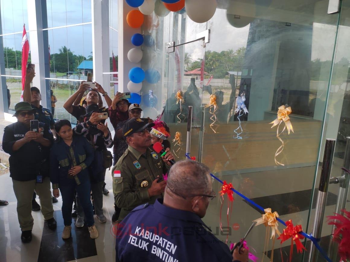 7B727C98-49FE-41F3-963A-511292F41C10