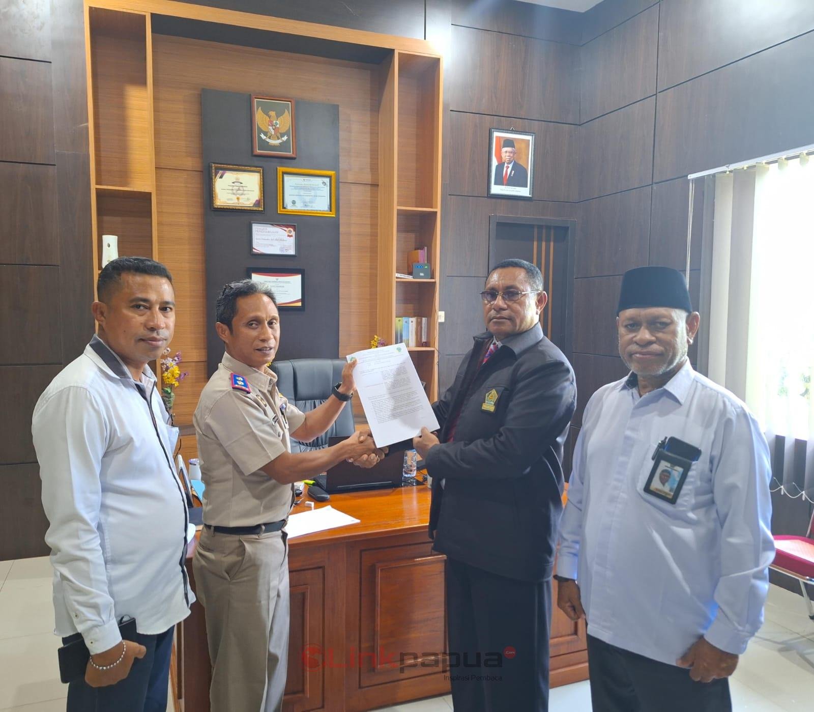 CBE27A69-4622-4EB3-BCF6-248CD71DDD74