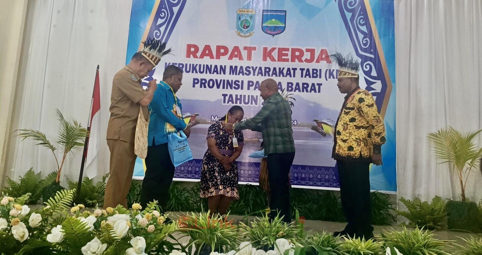 91EEE777-161F-418A-B375-AE7CD109ACDC