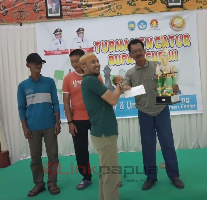 D9A0E8AE-6422-4876-B187-C9F22A6335EC