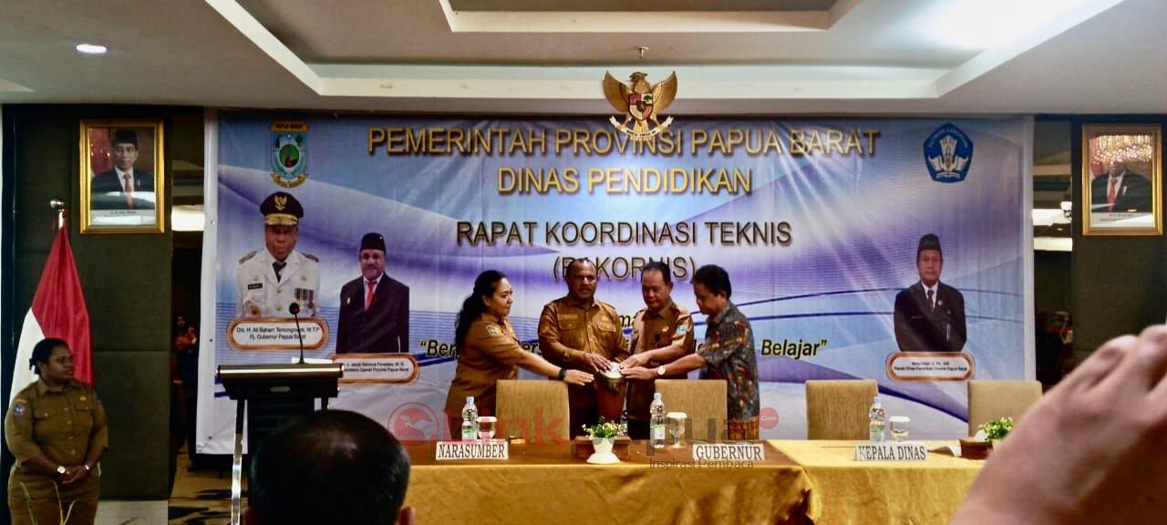 ED2366FC-F7EE-49FA-A0F4-FC359E7E2484