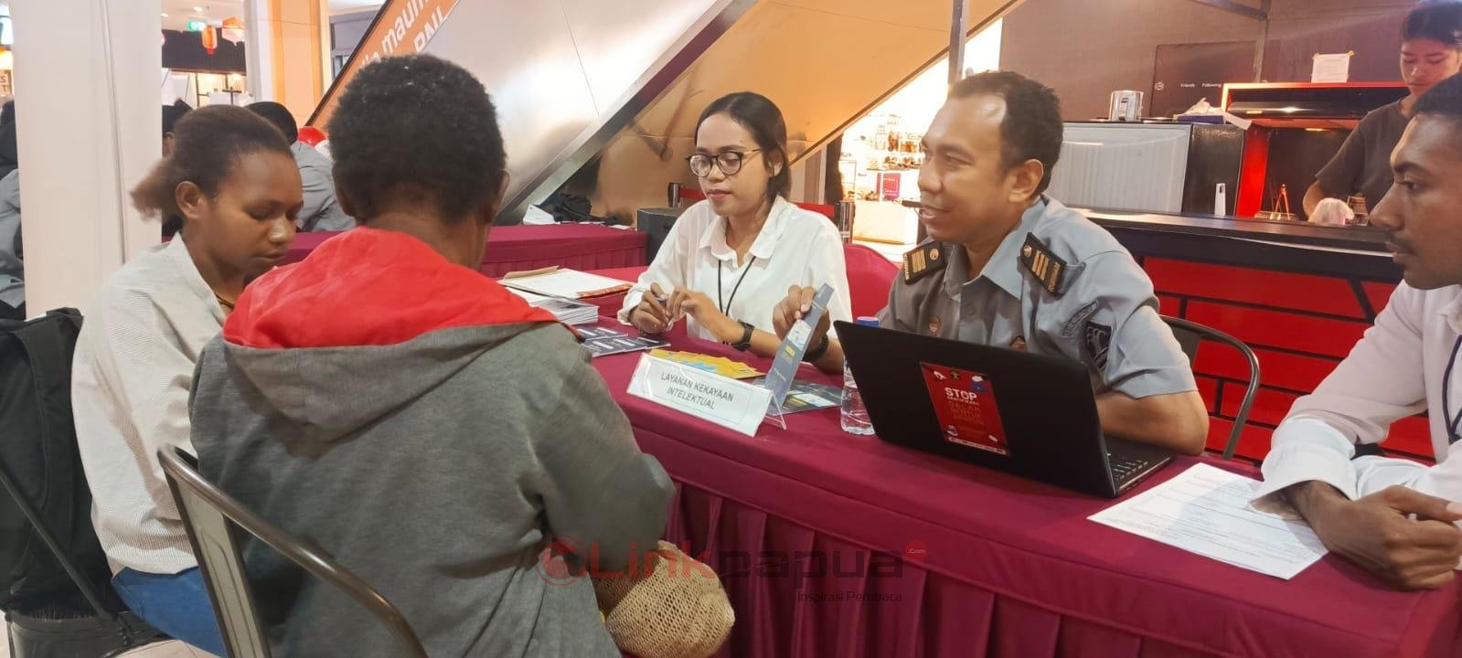 0AF6C772-F061-4622-B79A-FDDF66C6AAD7