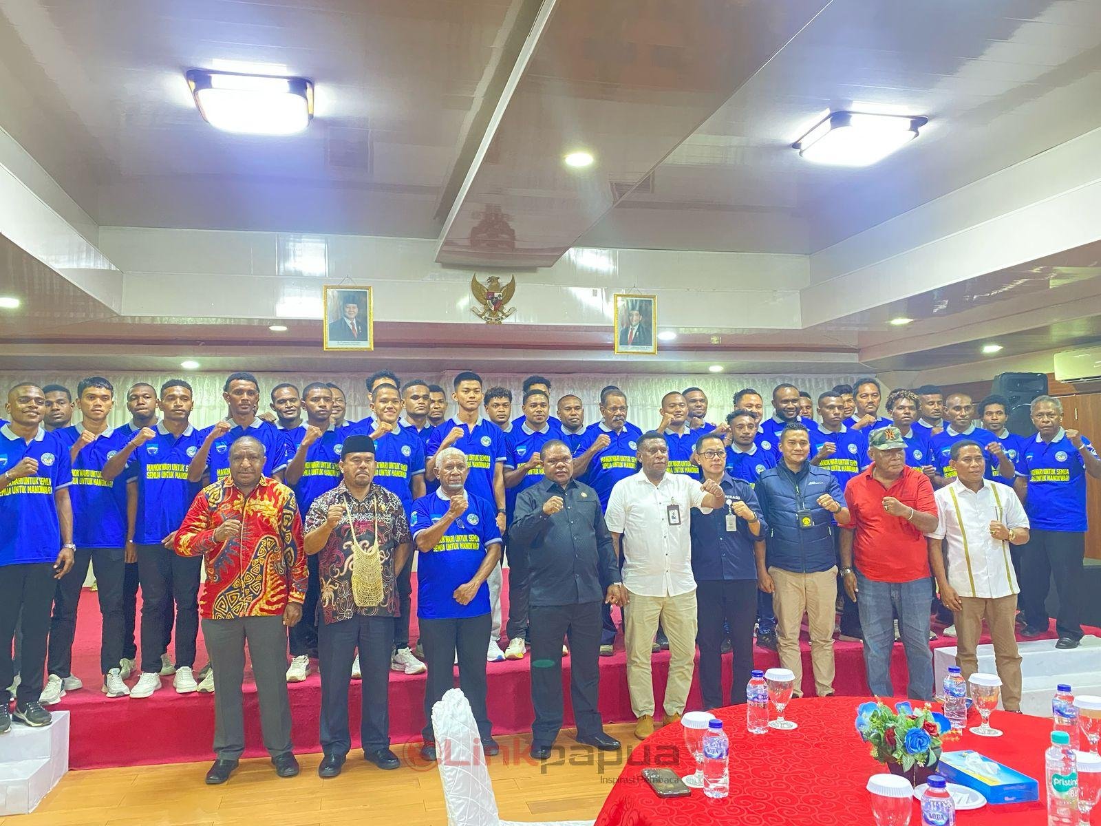 21dcef43-cc10-4a1a-b3bf-6e348a50151e