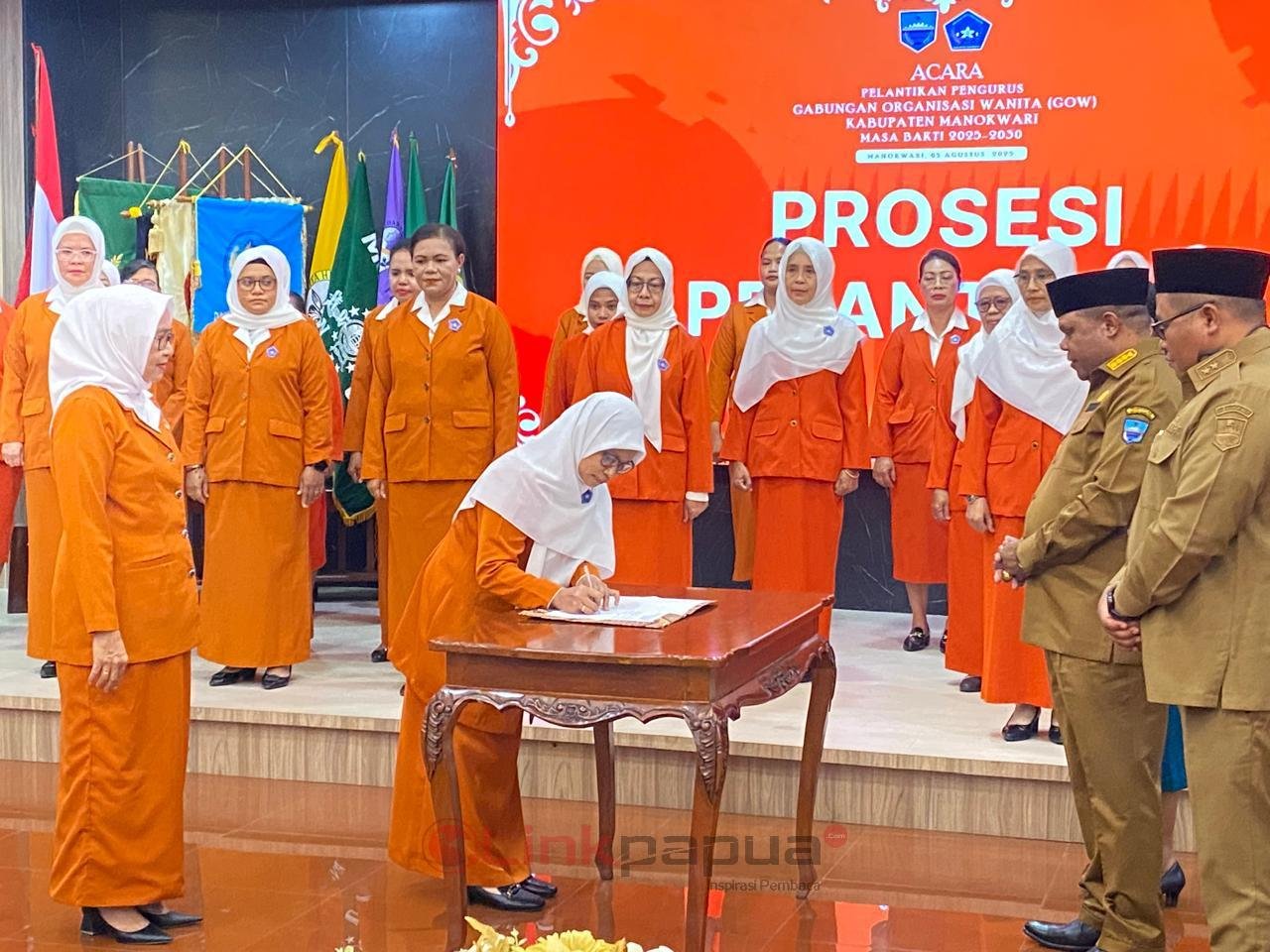 1b0e7776-d1a2-4c2d-a847-7276cf2cb73f