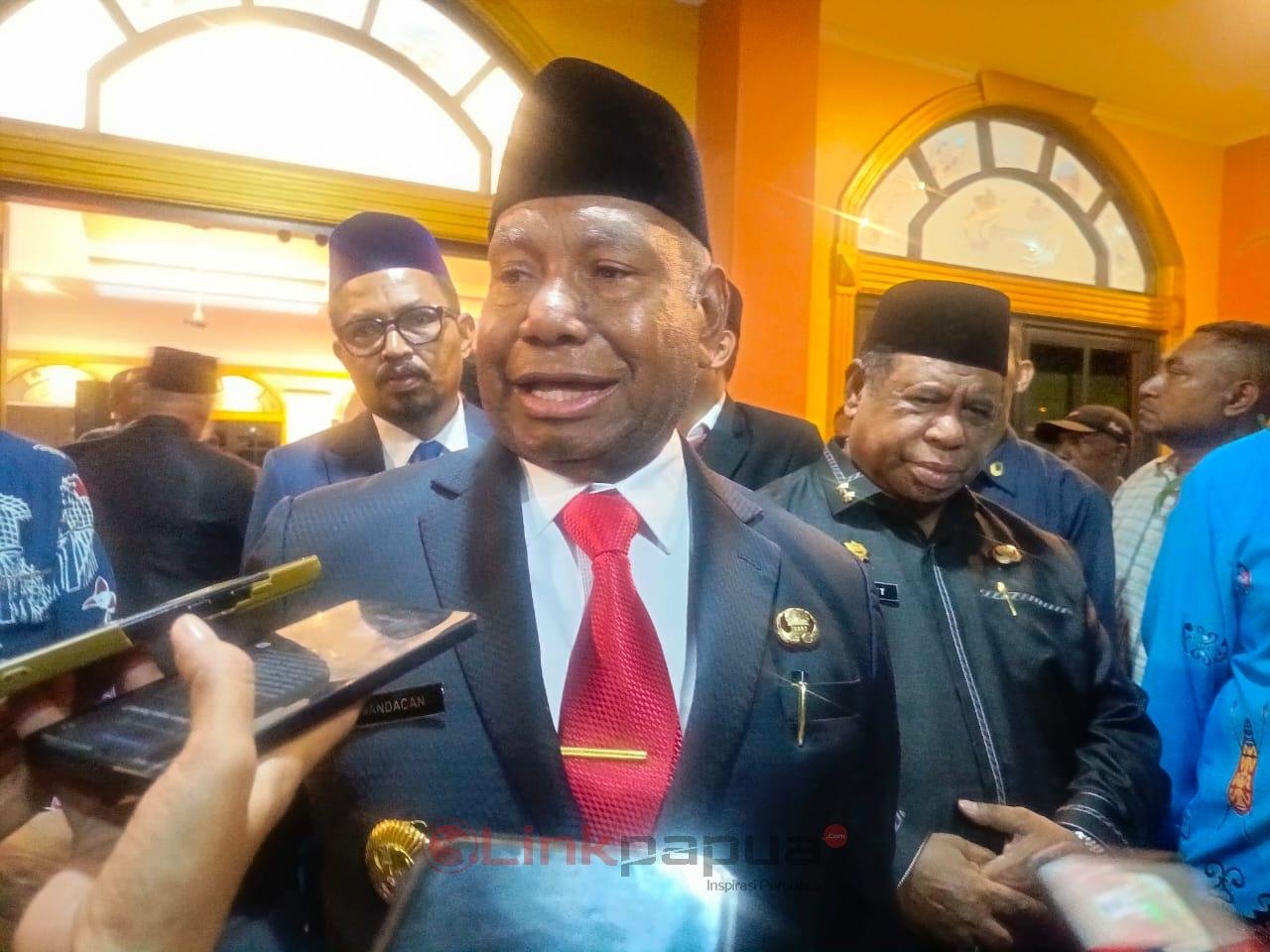 A3F31E78-3A45-4C94-8552-F4BFD800AE79