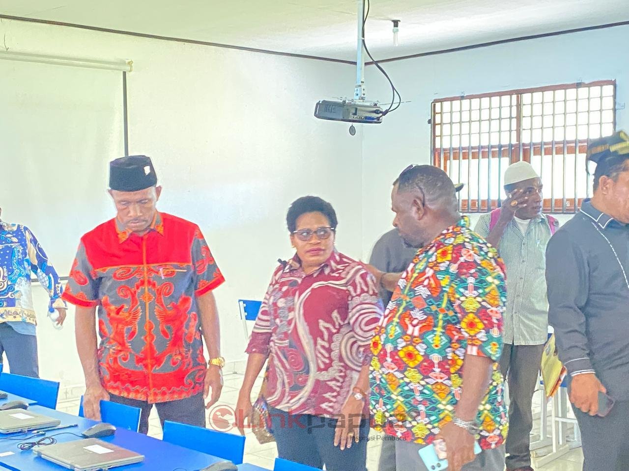 6523d244-fbda-4a1f-b099-8843f74bd2c2