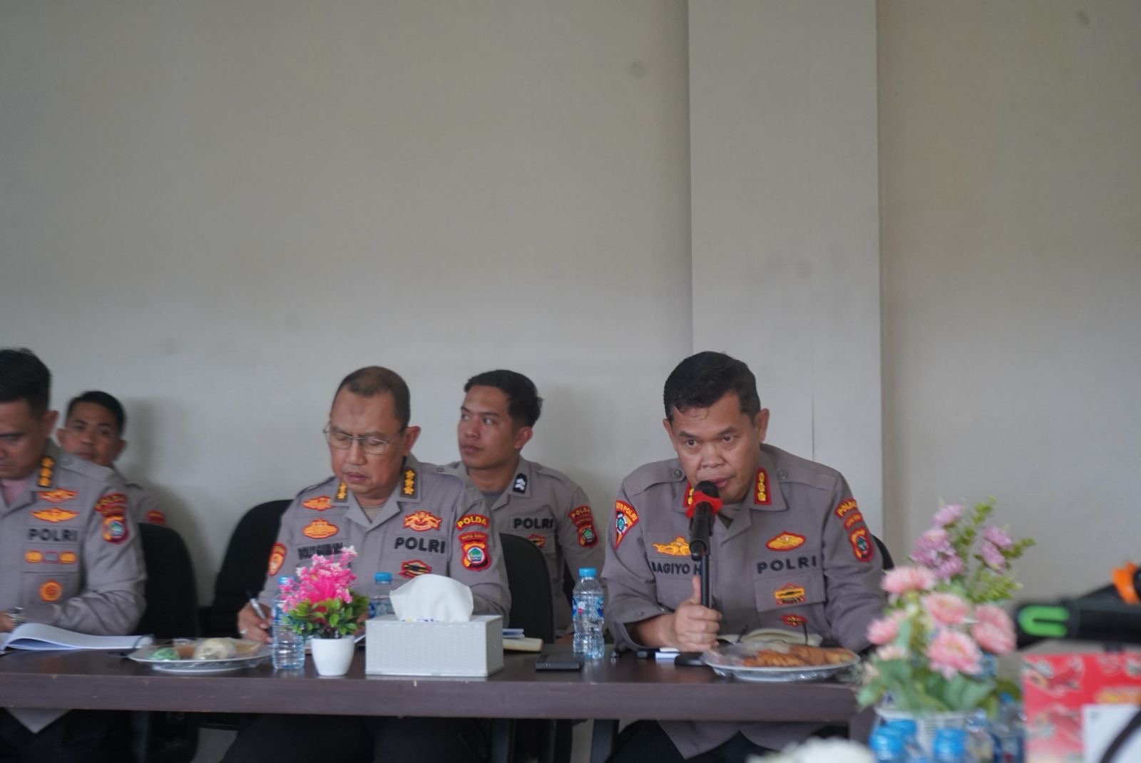 a6802e48-8b33-4238-8b56-d5620c296c5d