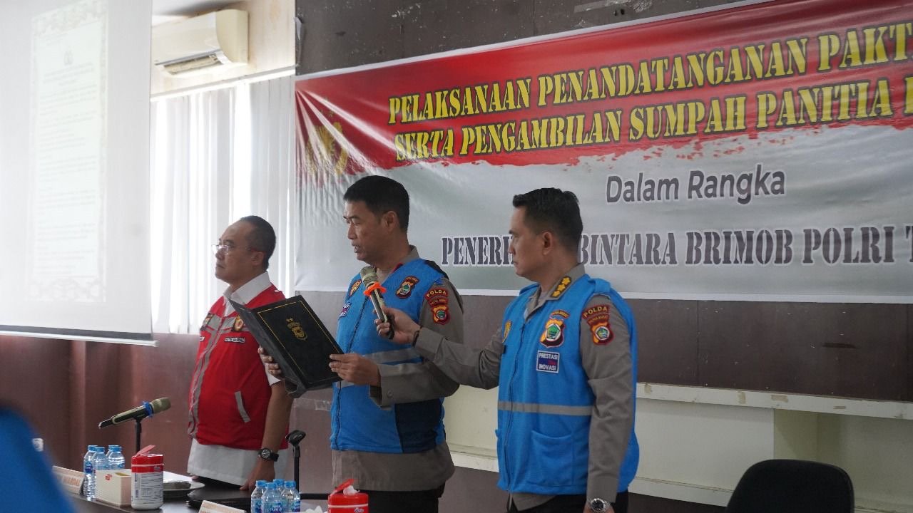 f50eeb57-e359-4f1f-95d3-40b4f99db165