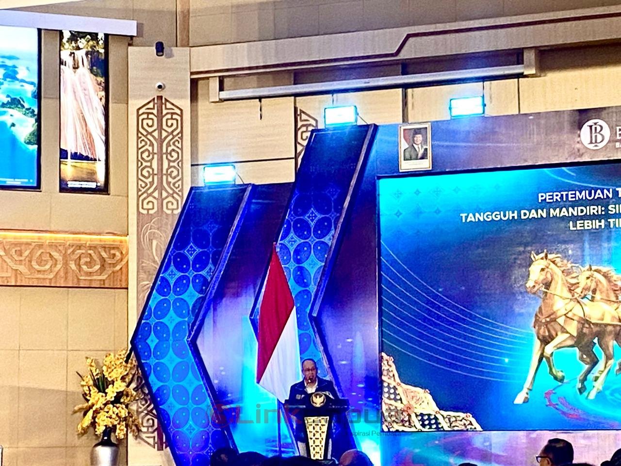 00e78e8b-1eaf-47cd-af7d-7c5a22ab1c01