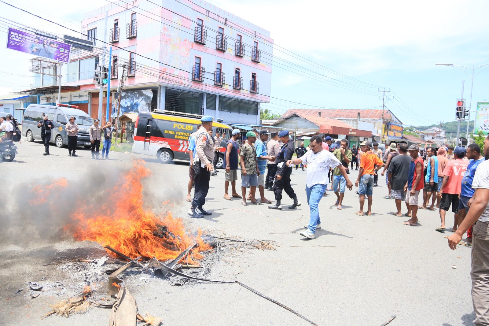 72d0fe72-759d-443b-ba2d-5c805e6e68b8