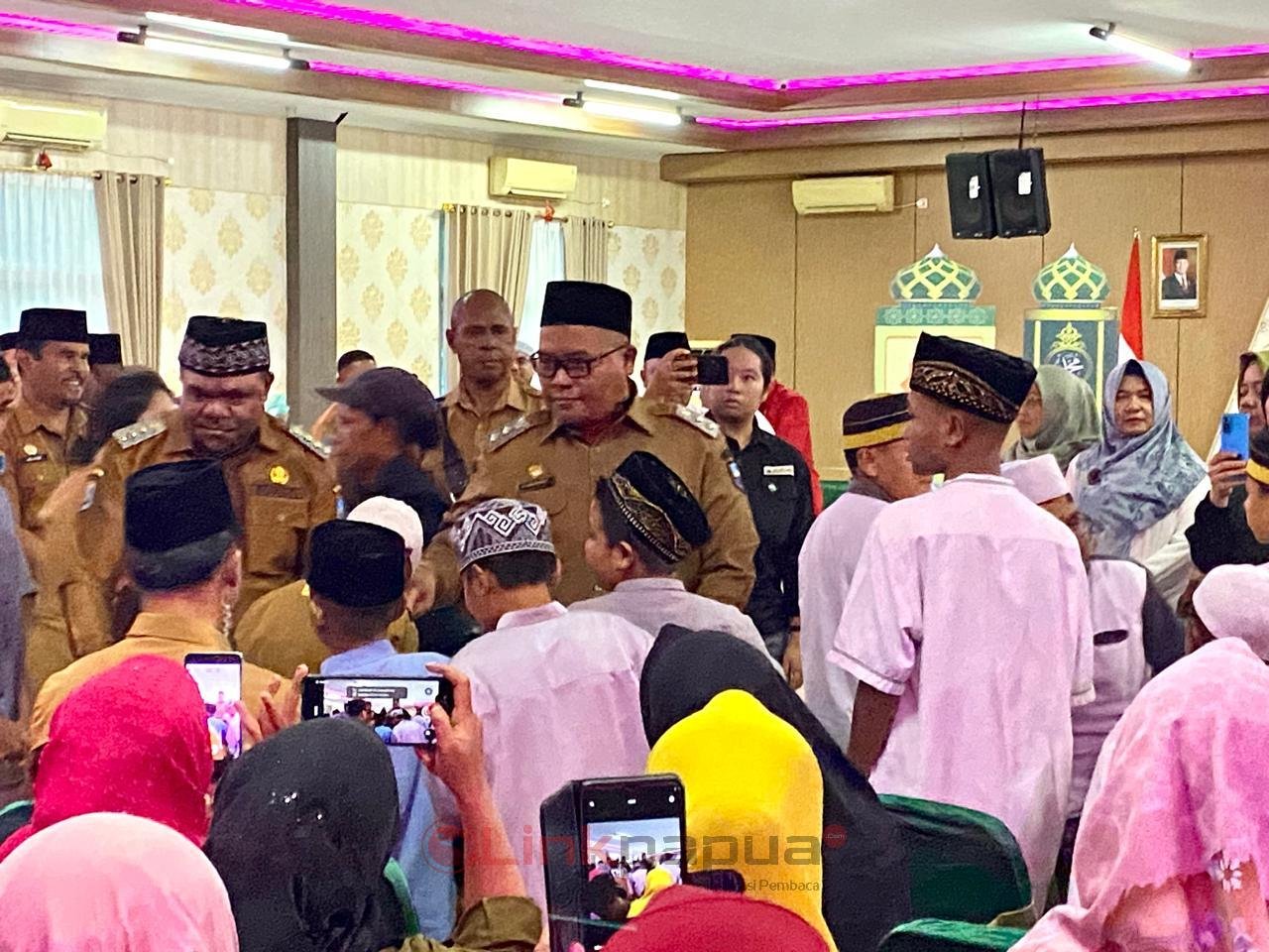 52f249fa-796b-4b65-be13-05a59338d398