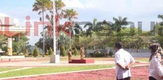 Gubernur Dominggus Ancam Tahan Gaji ASN Papua Barat yang Bolos Usai Lebaran