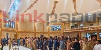 Gubernur Dominggus Lantik 33 Pejabat Baru Administrator-Fungsional Pemprov Papua Barat
